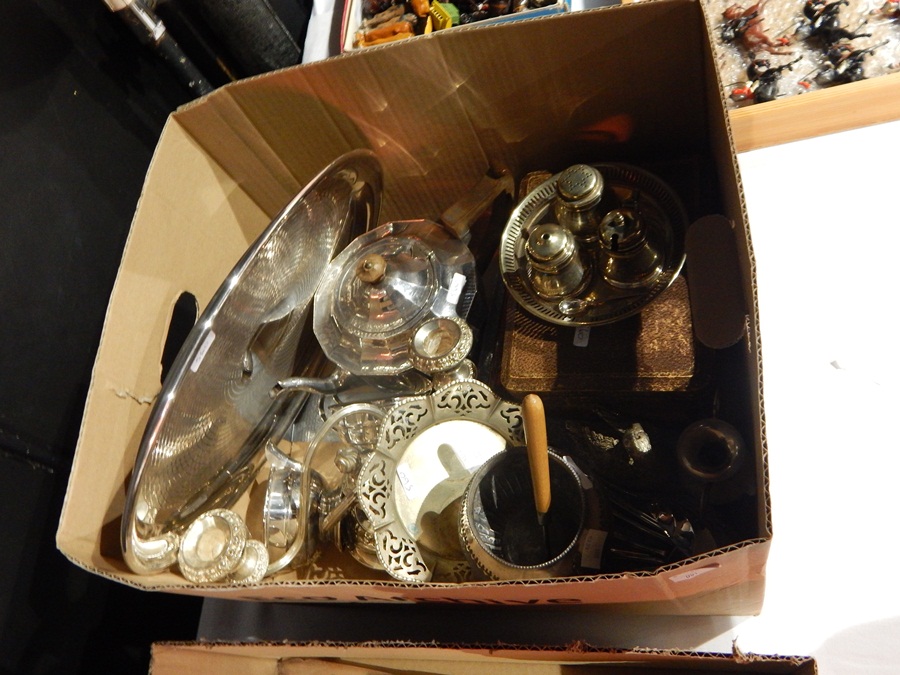 A quantity of silver plate, to include: an oval tray, teapot, cruet set, bowls, teaspoon etc.