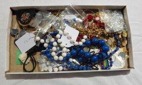 Quantity of costume jewellery to include necklaces, gilt metal chains, etc.