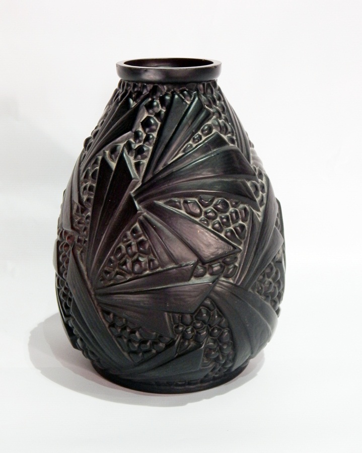 An Oreor Art Deco vase, dark amber,