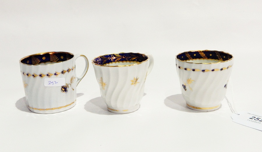 18th century Worcester porcelain trio, - Image 3 of 4
