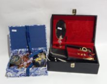 A quantity of costume jewellery, a jewellery case, jewellery boxes, etc.