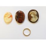 Victorian gold-coloured metal wedding ring, cameo brooch,