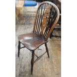 Set of five late Georgian Windsor wheelback hardwood kitchen dining chairs,