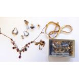 9ct gold and semi-precious stone necklace,