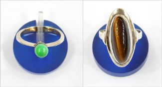 1960's Robert Welch silver and green cornelian designer ring having cabochon tapering stone,