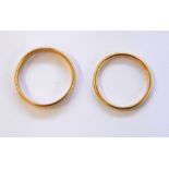 Two 22ct gold wedding rings, net 7.5g approx.