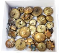 Quantity military and other brass buttons,