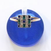 18ct gold, emerald, sapphire and diamond ring of Art Deco design,