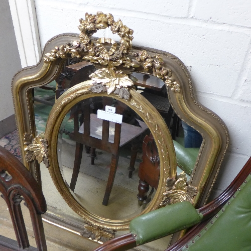 A gilted segmented wall hanging mirror - Bild 2 aus 2