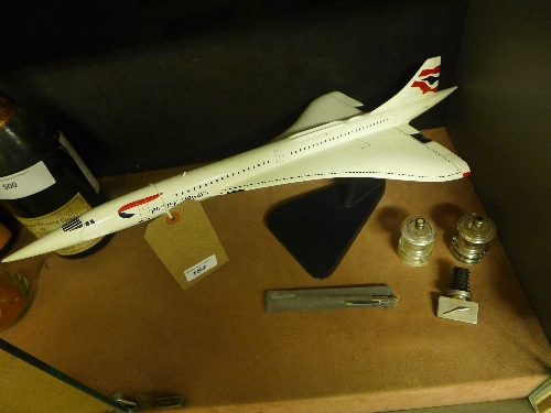 A scale model concord, concord pen,