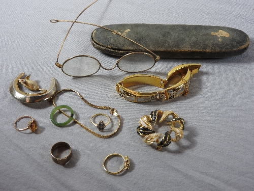 A collection of jewellery, to include two gold rings, a jade ring, - Bild 2 aus 16