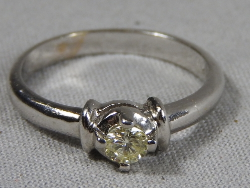 A C14ct white gold solitaire diamond ring. - Bild 2 aus 2