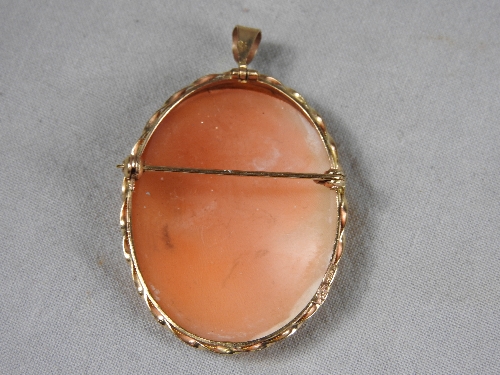 A 9ct gold cameo brooch/pendant. - Bild 4 aus 4