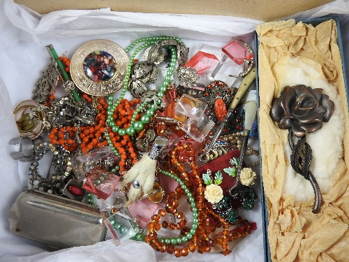 A large collection of costume jewellery - Bild 4 aus 6
