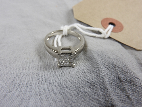 A gentleman's platinum dress ring set nine diamonds in a square setting - Bild 2 aus 2