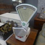 A set of 20th century vintage Avery confectionary/grocers scales