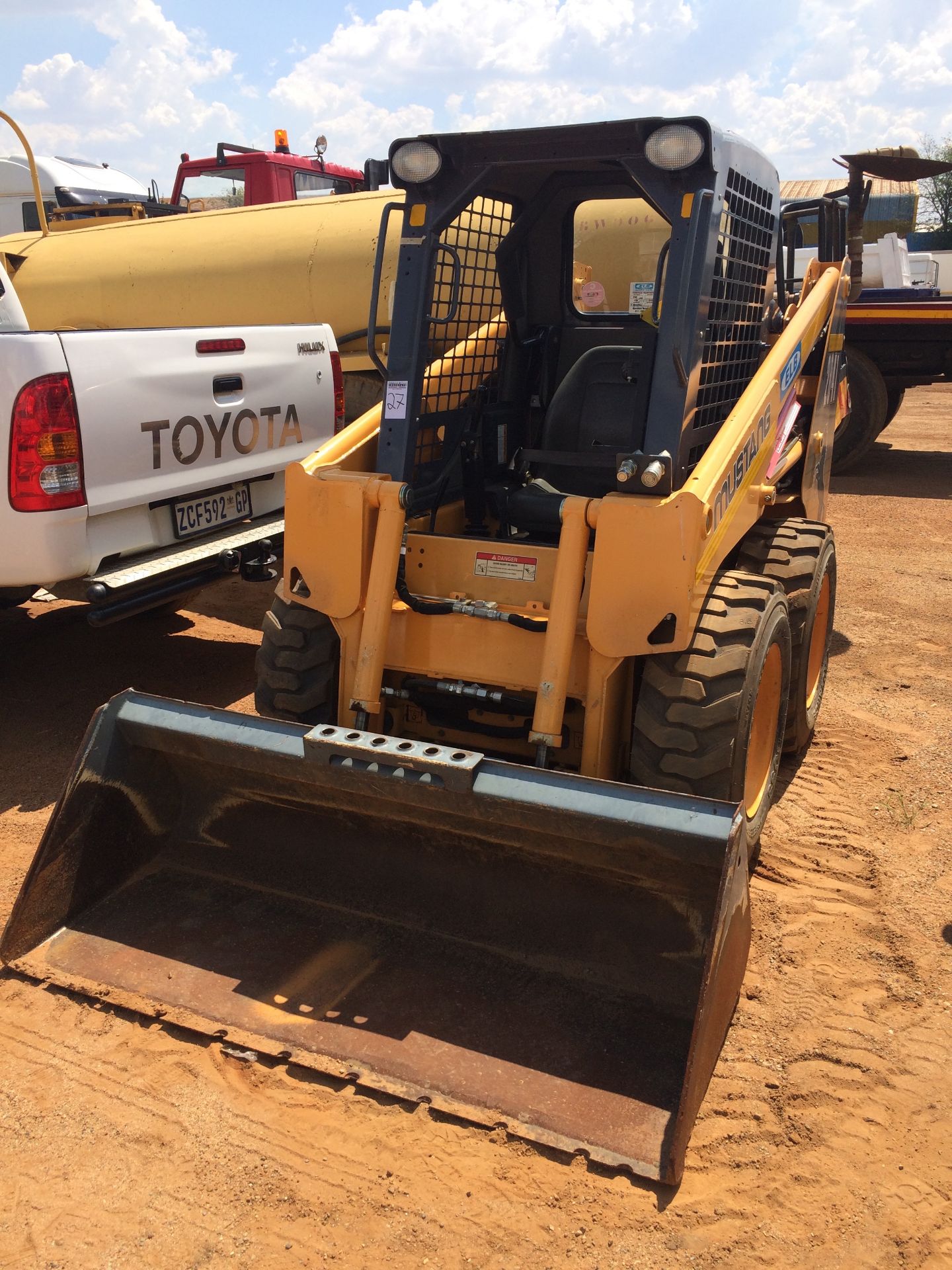 2013 MUSTANG 2041 SKIDSTEER - SERIAL NO: MMC02041G00002426