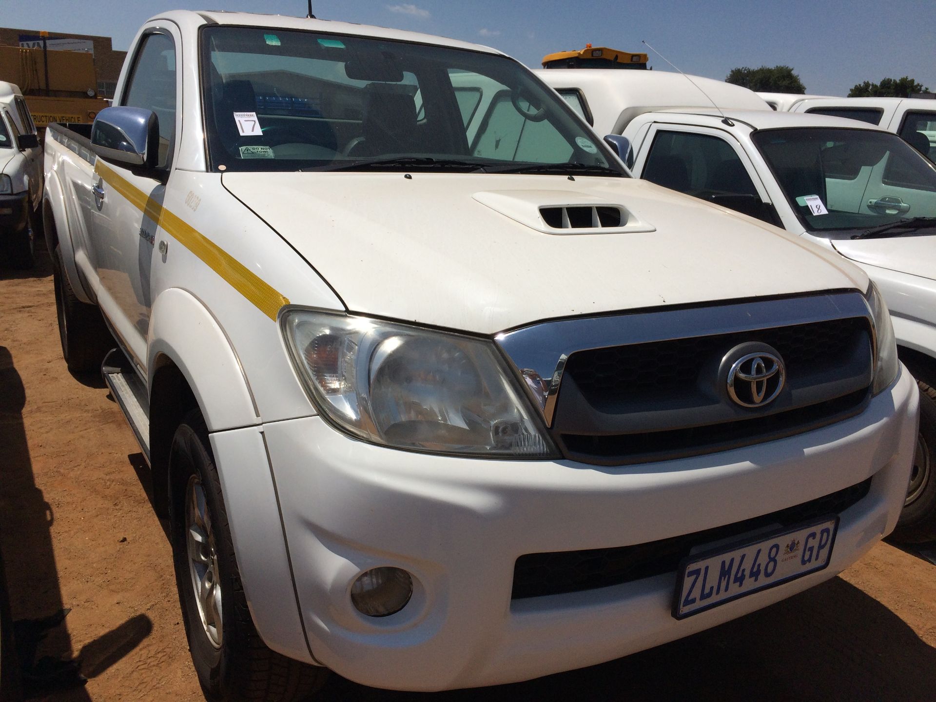 2010 TOYOTA HILUX 3.0D-4D RAIDER 4X4 LDV REG NO: ZLM448GP