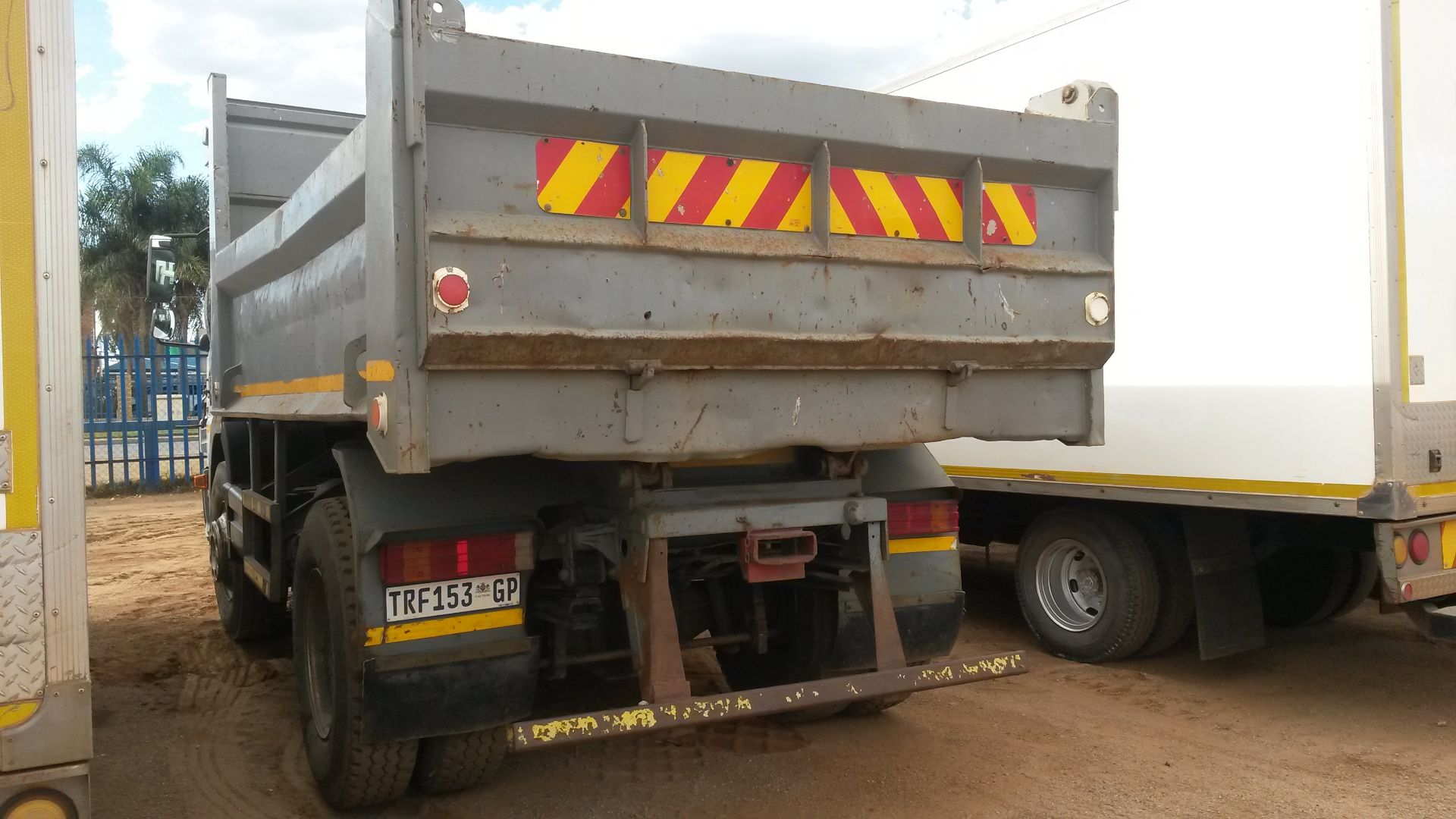 2006 M/BENZ ATEGO 1517 6 CUBE TIPPER - REG NO: TRF153GP - Image 2 of 4