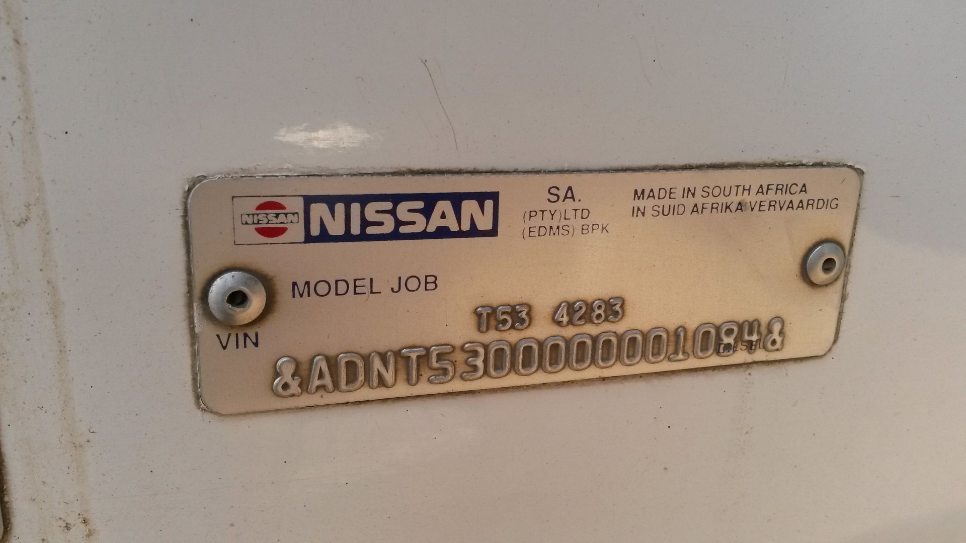 2000 NISSAN UD80 V/VAN - REG NO: LHB874GP - Image 4 of 4