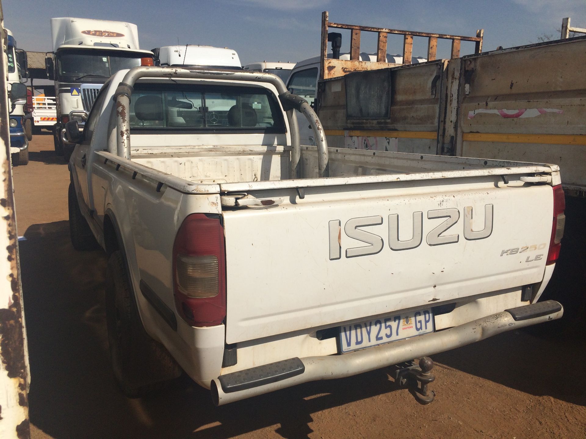 2006 ISUZU KB250LE LDV (NON-RUNNER) - REG NO: VDY257GP - Image 4 of 4