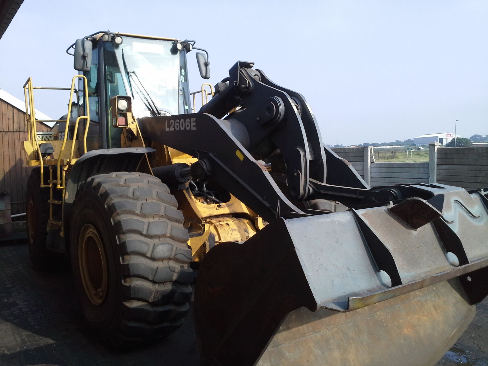 2011 BELL 2606 FRONT END LOADER - REG NO: NRB14650 (FLEET NO: 23257) 14,121 HRS - Image 3 of 4