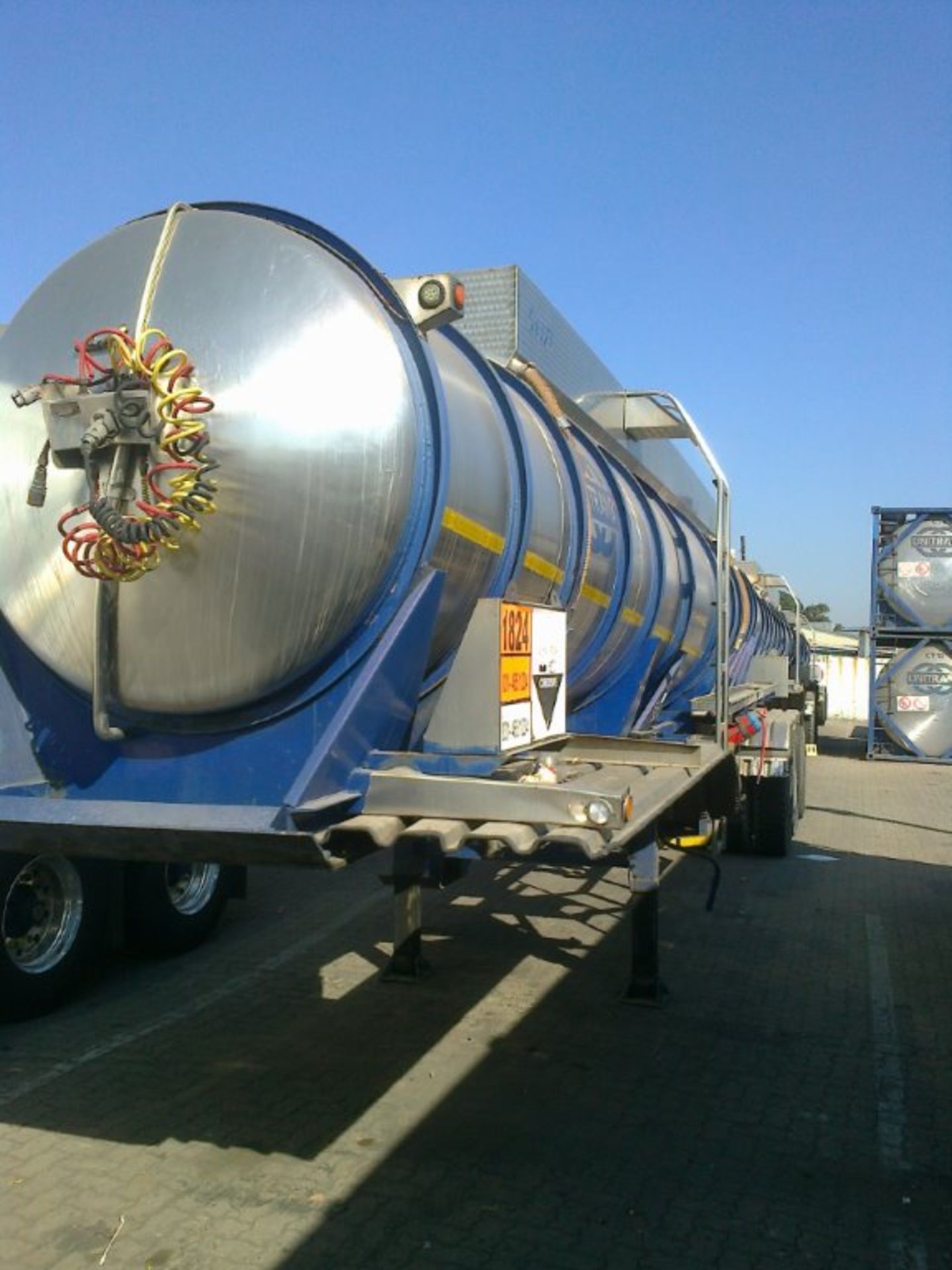 2001 TRI-AXLE STAINLESS STEEL TRAILER - REG NO: ND115242 (FLEET NO: ST722) - Image 4 of 6