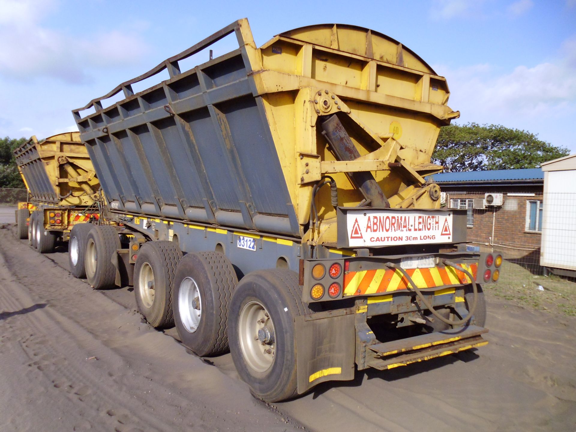 2006 TRI-AXLE SIDE TIP TRAILER - REG NO: NRB10313 (FLEET NO: 83122) - Image 3 of 6