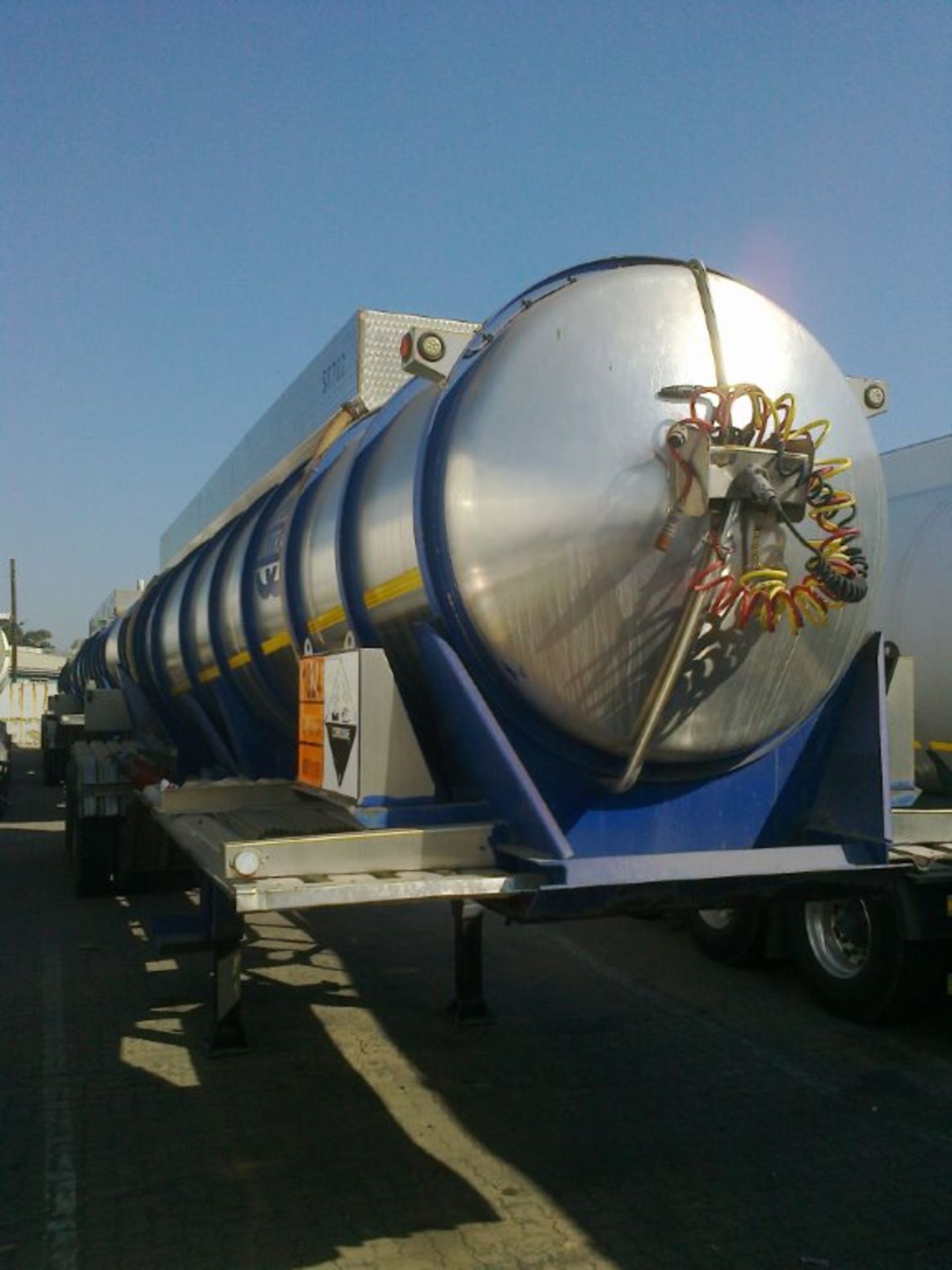 2001 TRI-AXLE STAINLESS STEEL TRAILER - REG NO: ND115242 (FLEET NO: ST722)