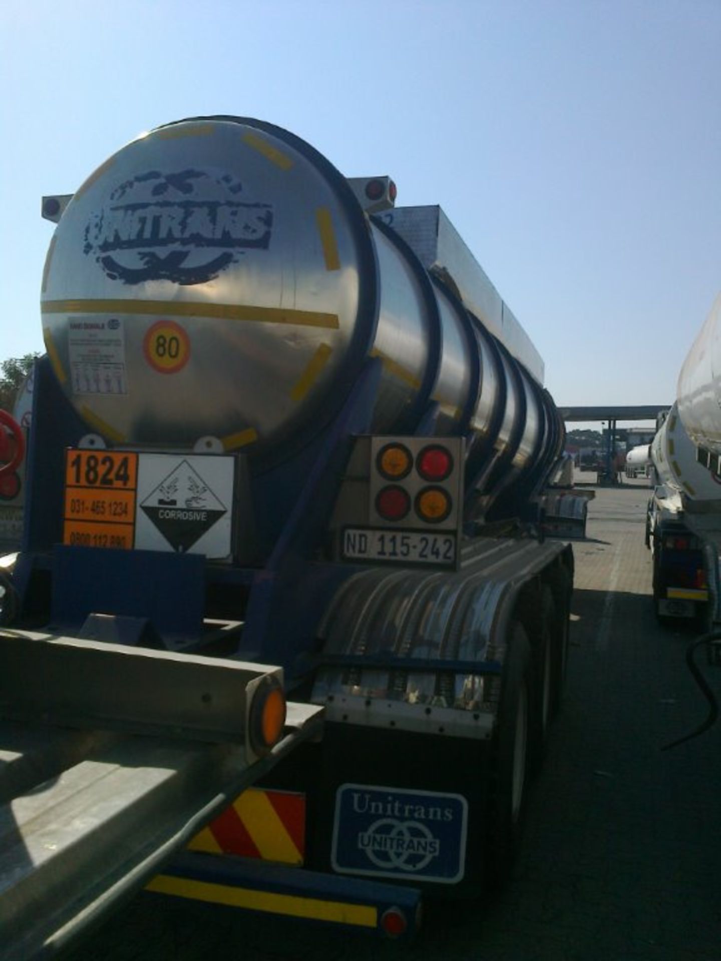 2001 TRI-AXLE STAINLESS STEEL TRAILER - REG NO: ND115242 (FLEET NO: ST722) - Image 3 of 6