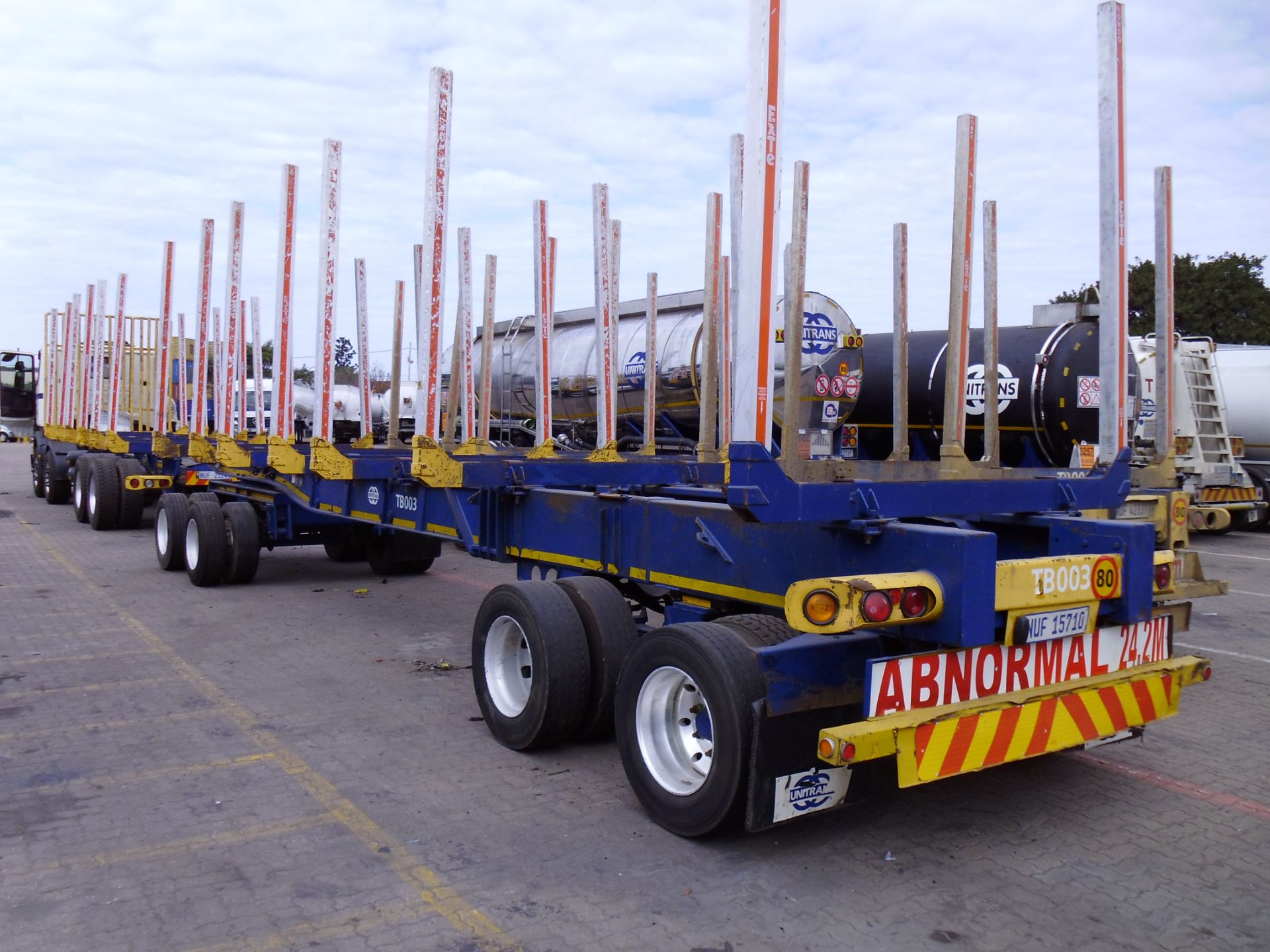 2011 KEARNEYS 4 AXLE EXTENDABLE DRAWBAR TIMBER TRAILER - REG NO: NUF15710 (FLEET NO: TDB003) - Image 3 of 7