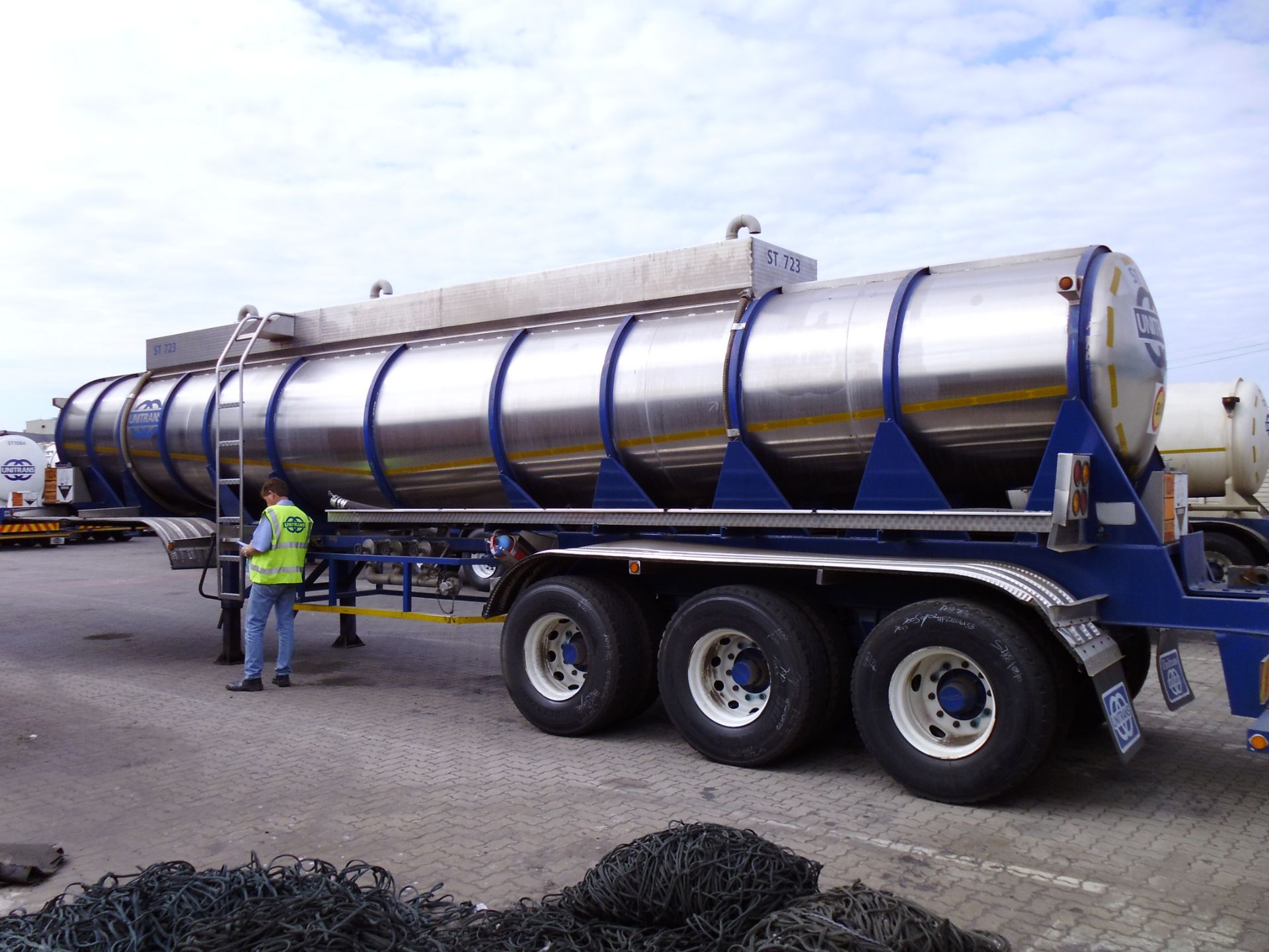 2001 TRI-AXLE STAINLESS STEEL TRAILER - REG NO: ND95009 (FLEET NO: ST723) - Image 3 of 6