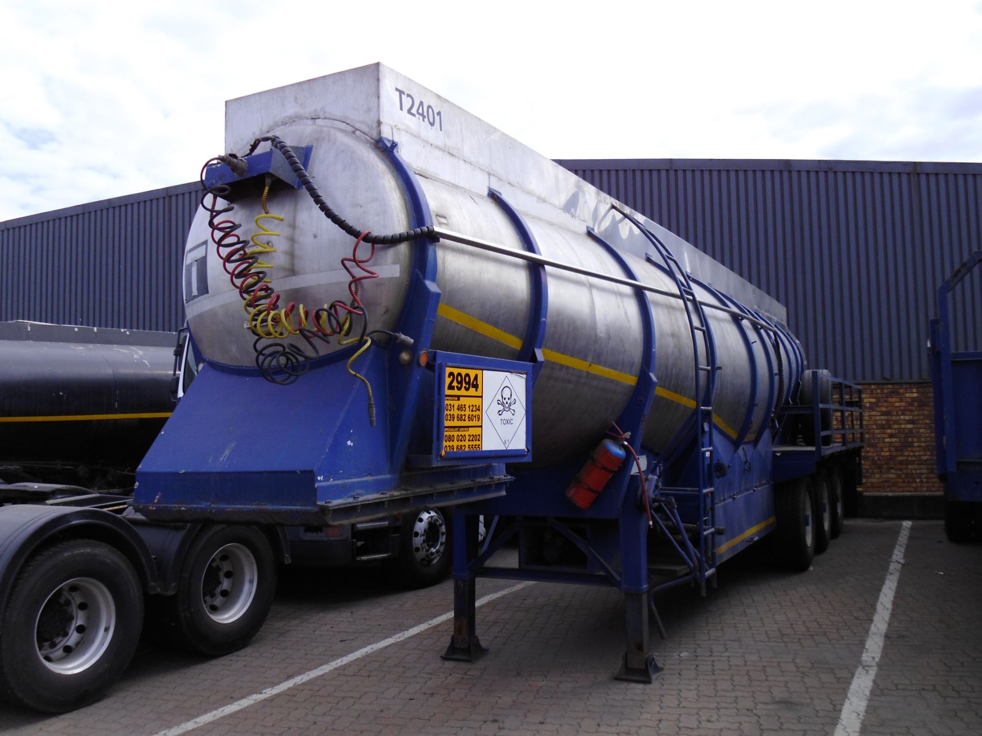 1998 TRI-AXLE STEEL TRAILER - REG NO: ND21045 (FLEET NO: T2401) - Image 4 of 7