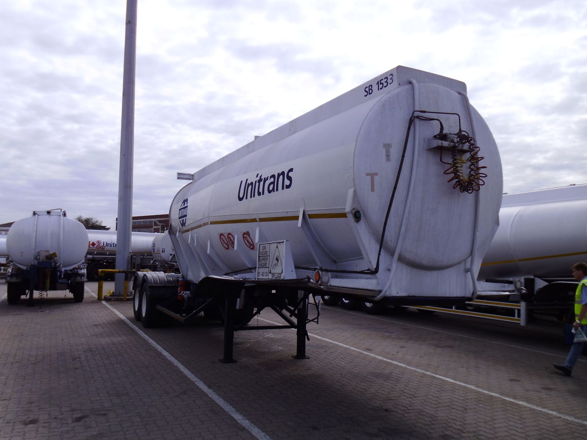 1995 TANKCLINIC ALUMINIUM INTERLINK TRAILER - REG NO: ND505382 (FLEET NO: SB1533/4) - Image 3 of 13