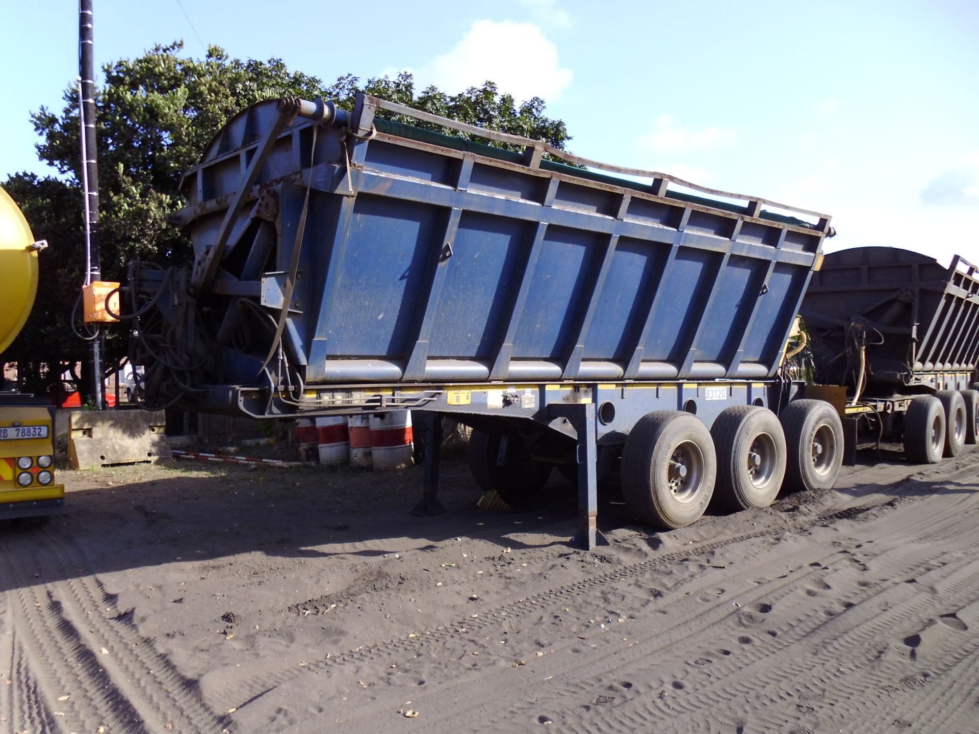 2006 TRI-AXLE SIDE TIP TRAILER - REG NO: NRB7332 (FLEET NO: 83120)