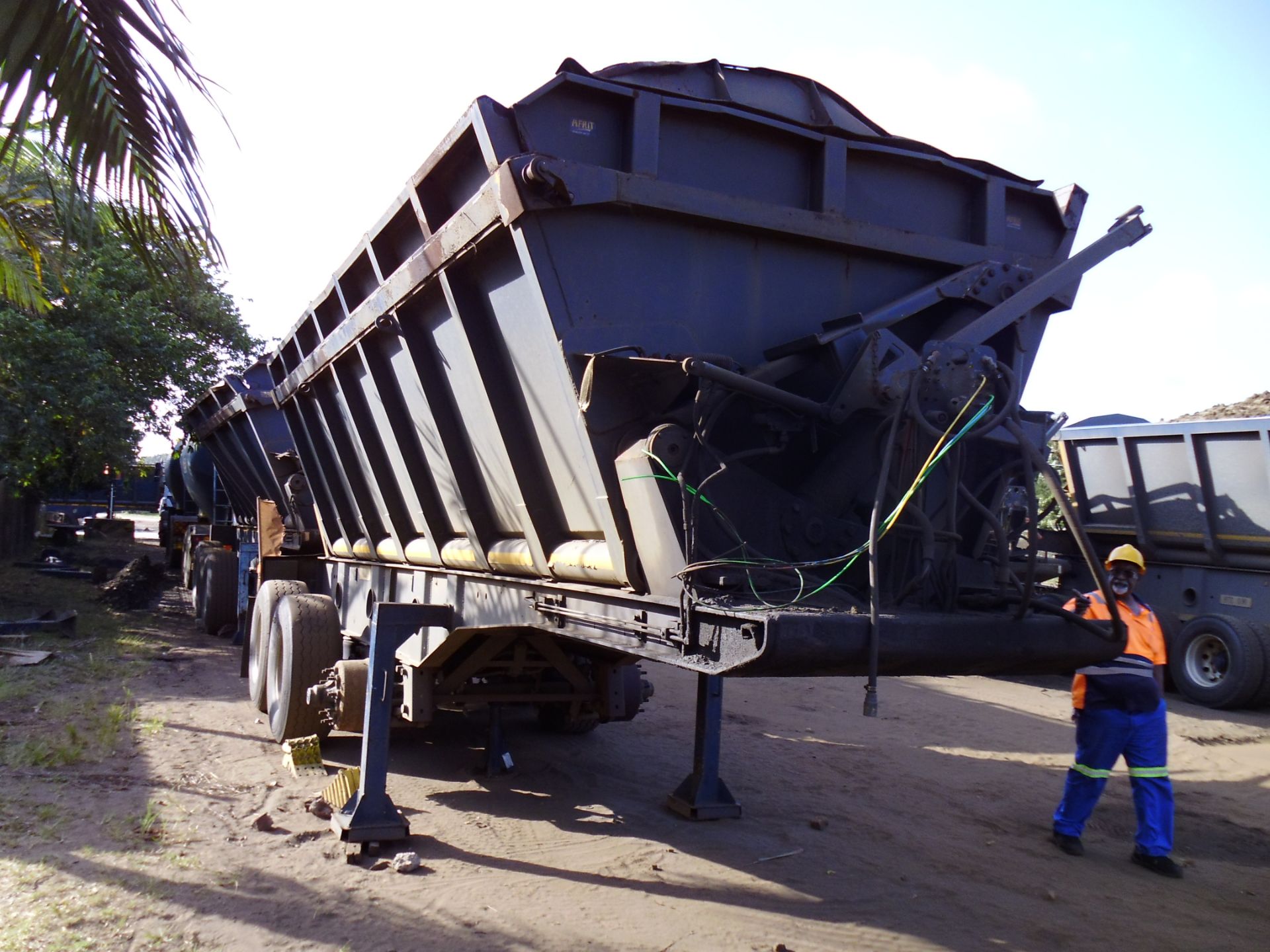 2004 TRI-AXLE SIDE TIP TRAILER - REG NO: NRB22108 (FLEET NO: 7802)