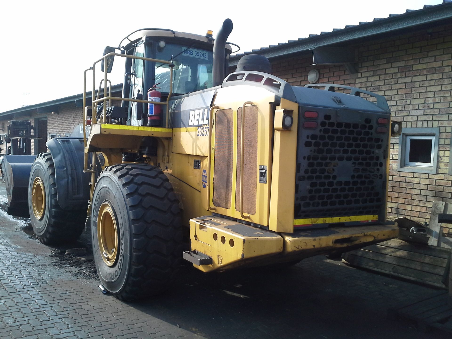 2011 BELL 2606 FRONT END LOADER - REG NO: NRB14650 (FLEET NO: 23257) 14,121 HRS - Image 2 of 4