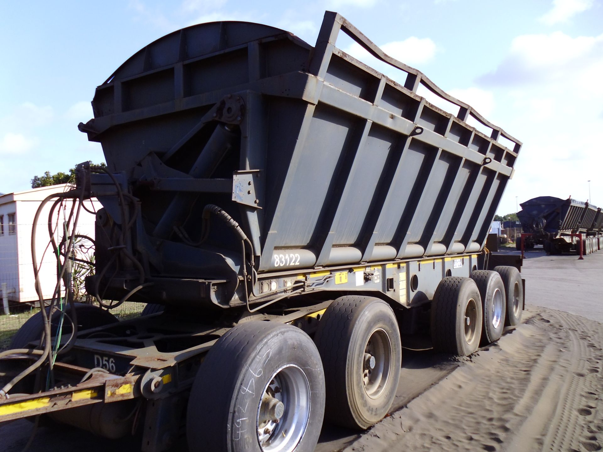 2006 TRI-AXLE SIDE TIP TRAILER - REG NO: NRB10313 (FLEET NO: 83122) - Image 4 of 6