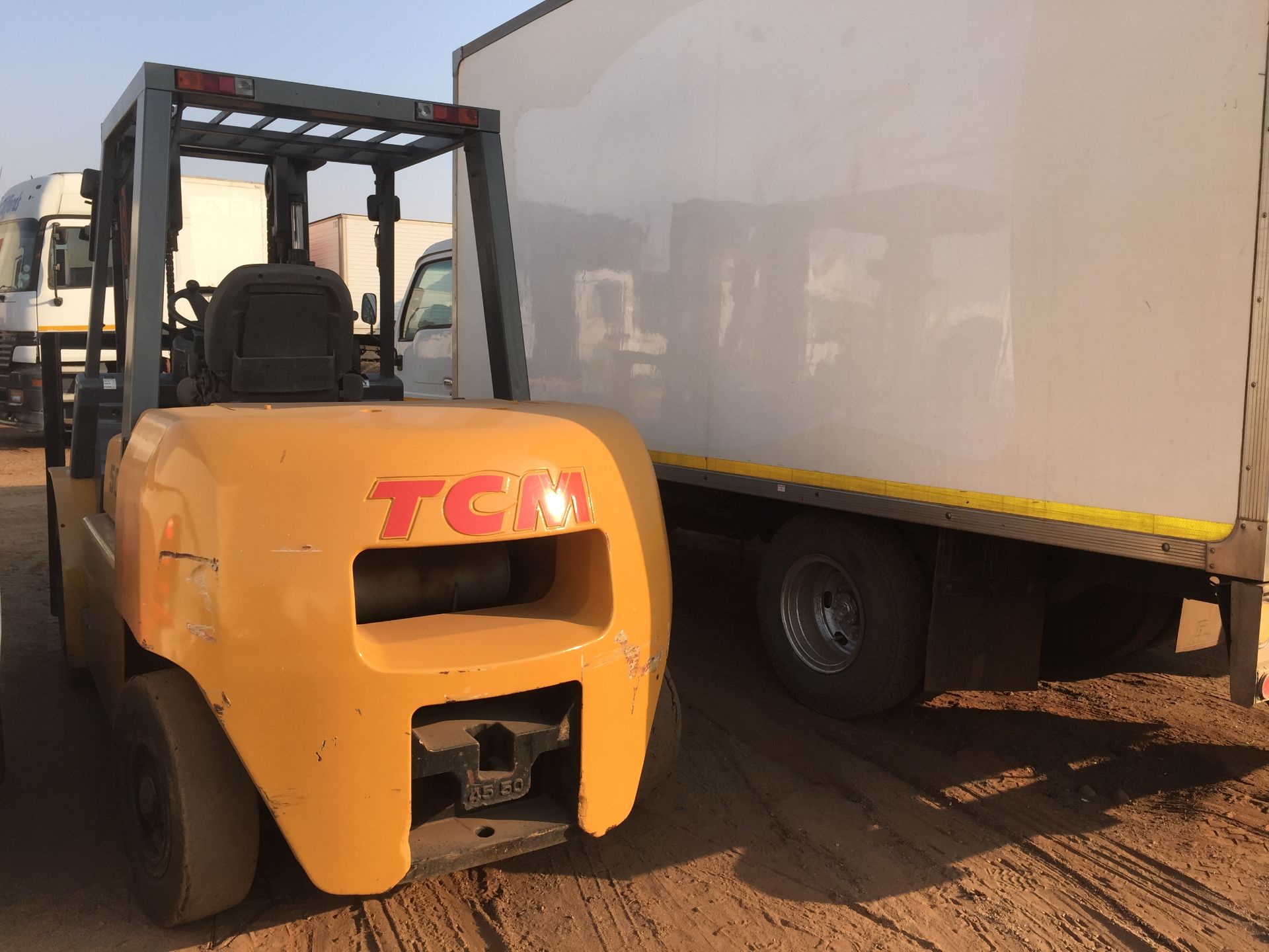TCM 5TON DIESEL FORKLIFT - SERIAL NO: AA9T212HYSTLF1895 - Image 2 of 3