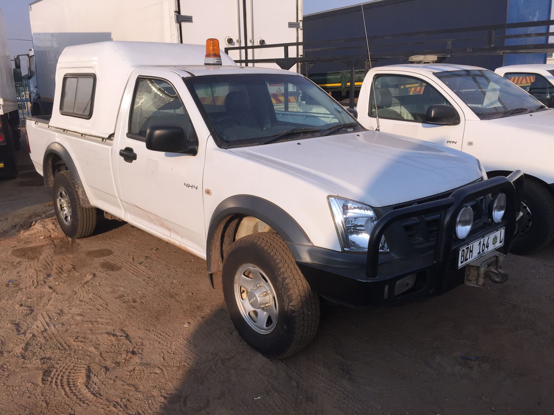 2010 ISUZU KB240 FLEETSIDE - 109,975 KM - REG NO: BZH164L