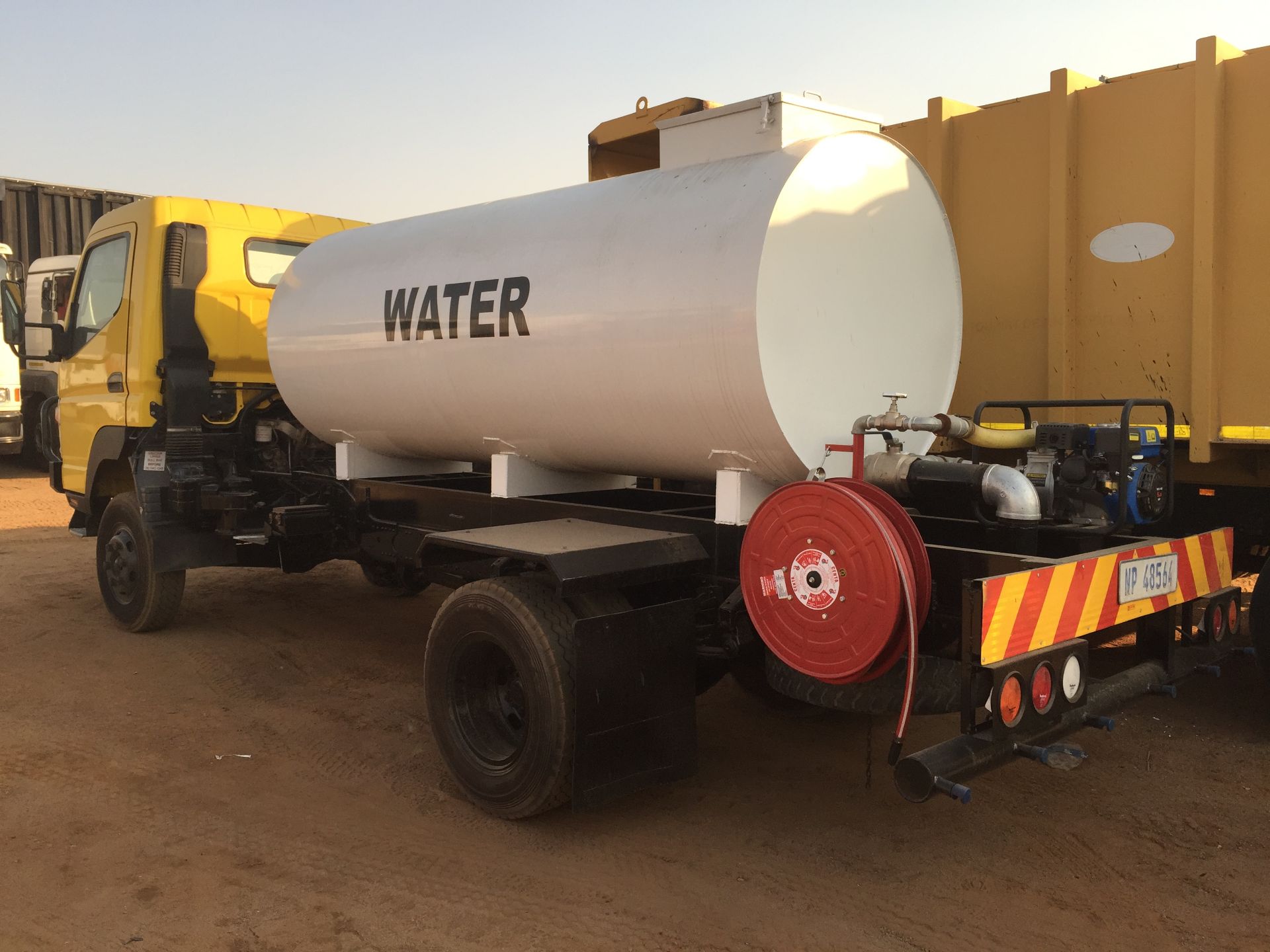 2008 MITSUBISHI FUSO FG6-106 TD 4X4 3,500L WATER TANKER - REG NO: NP48564 - Image 3 of 3