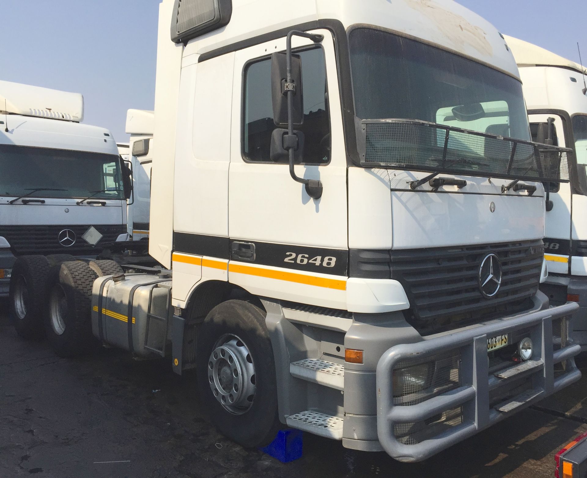 2003 M/BENZ ACTROS 2648 6X4 T/T - REG NO: FMC603FS - (ITEM TO BE SOLD SUBJECT TO CONFIRMATION) - Image 2 of 9