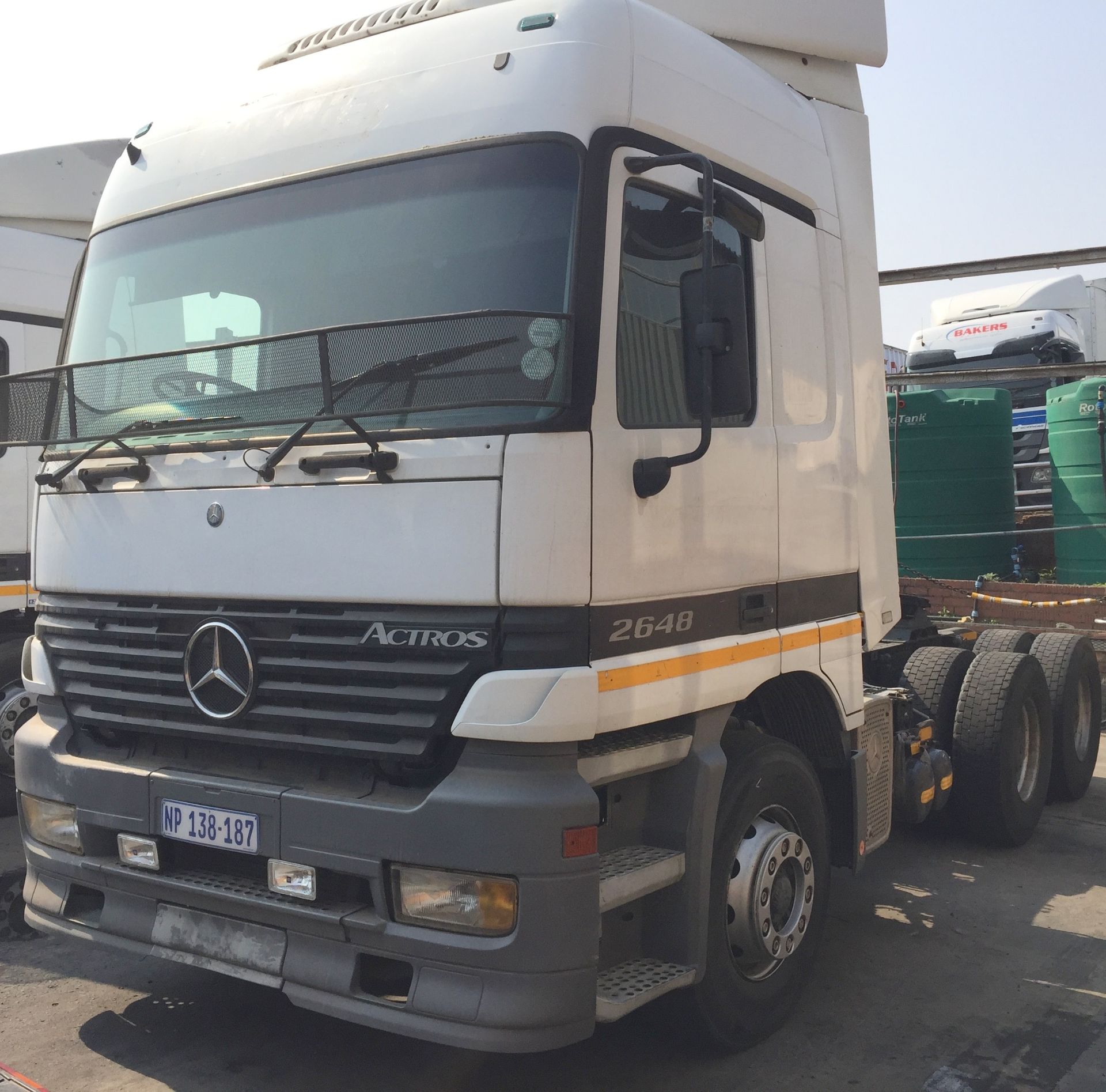 2001 M/BENZ ACTROS 2648 6X4 T/T - REG NO: NP138187 - (ITEM TO BE SOLD SUBJECT TO CONFIRMATION) - Image 2 of 10