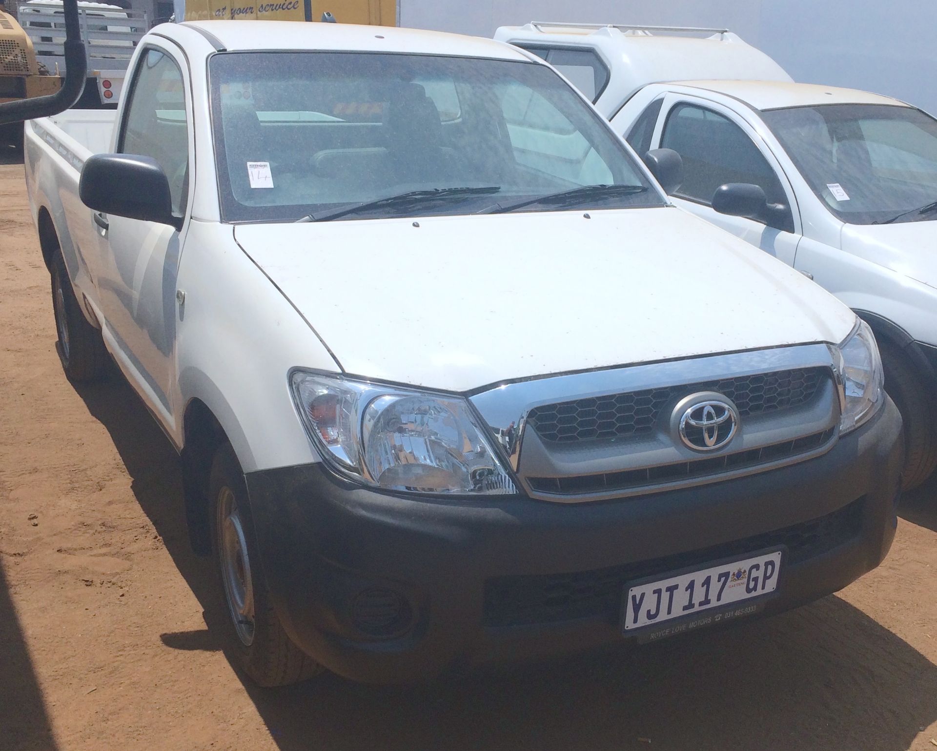 2009 TOYOTA  HILUX 2.0 VVTI LDV  REG NO: YJT117GP