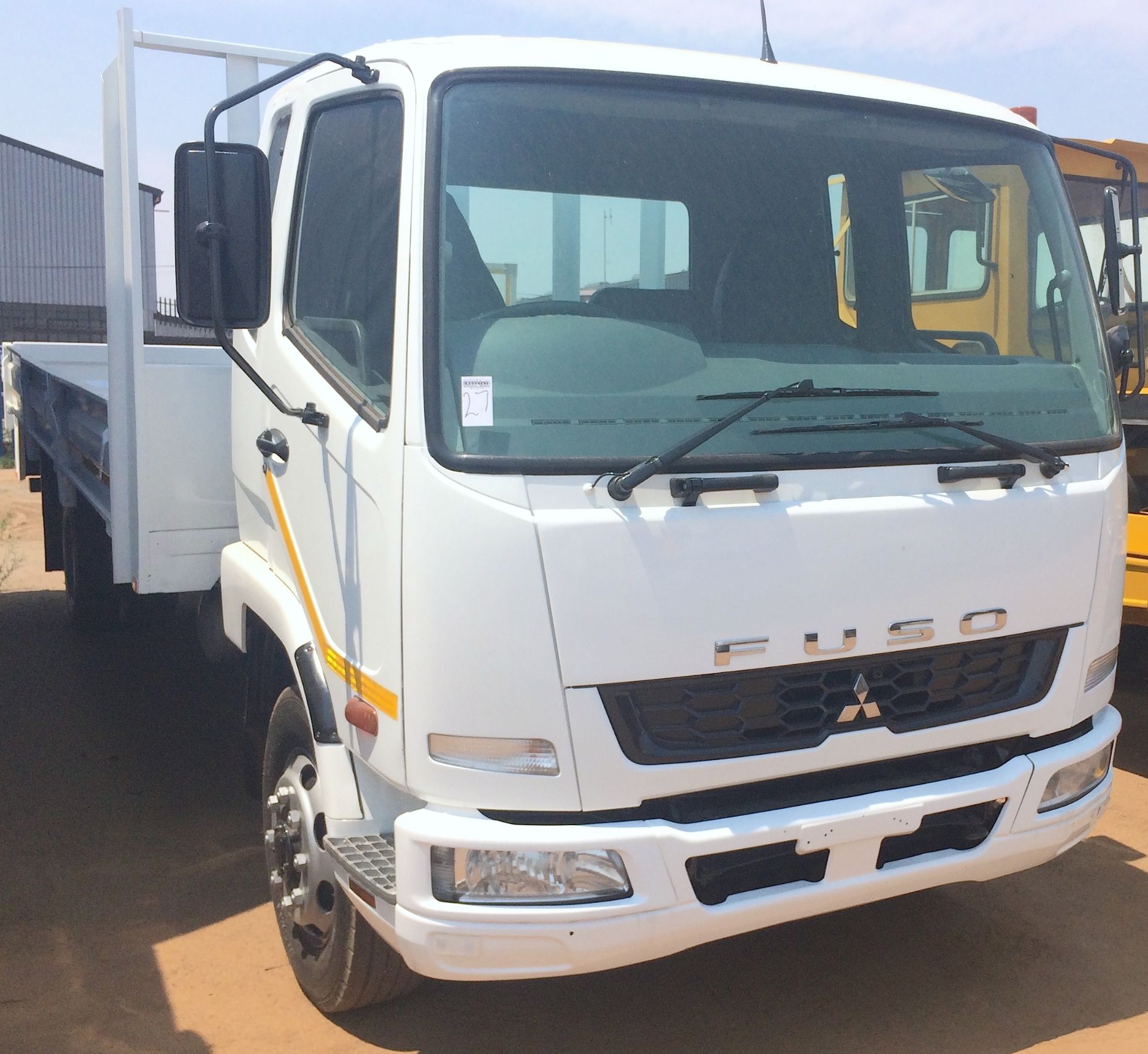 2011 MITSUBISHI  FUSO FK13-240 D/SIDE  VIN NO: ABJFK62FLAEY00040