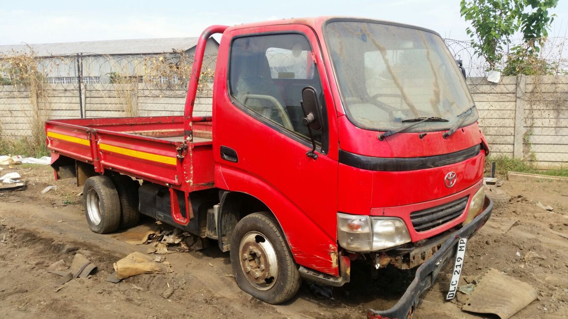 2003 TOYOTA DYNA 4-093 D/SIDE (NON-RUNNER) - (DLC219MP)