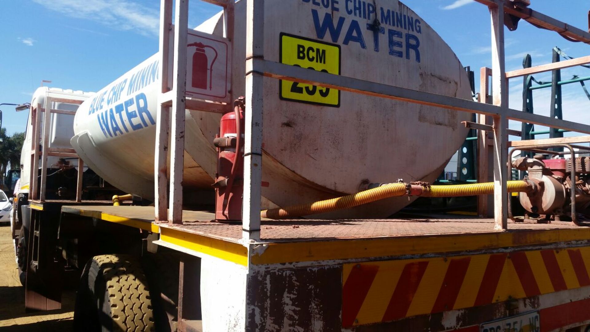 2011 TOYOTA HINO 500 1322 4X4 6,000L WATER TANKER - (CDG354NC) - Image 3 of 3
