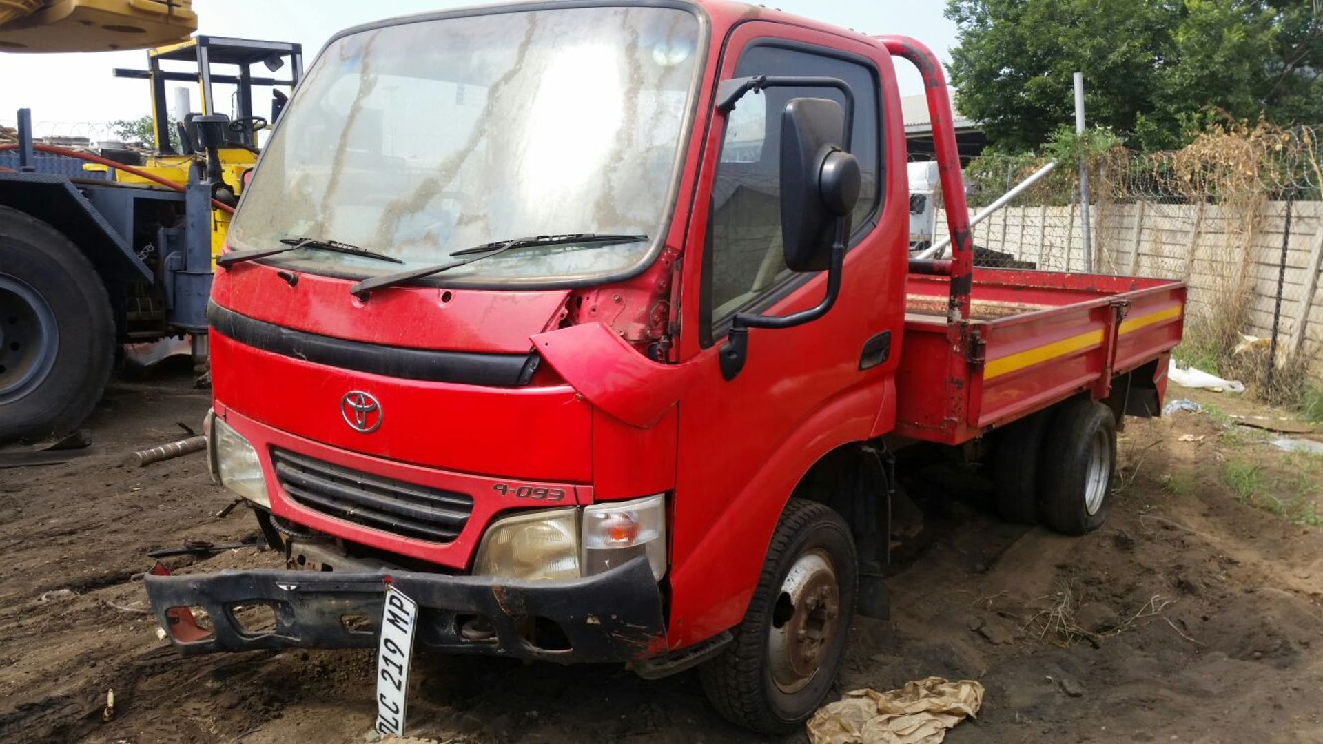 2003 TOYOTA DYNA 4-093 D/SIDE (NON-RUNNER) - (DLC219MP) - Image 3 of 7