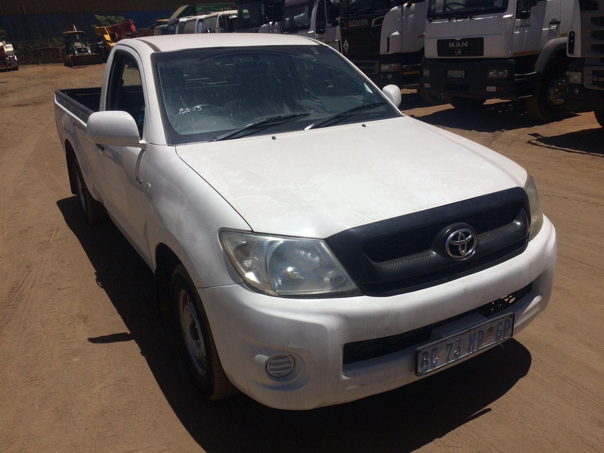 2011 TOYOTA HILUX 2.5D-4D LDV - (BC73MPGP)