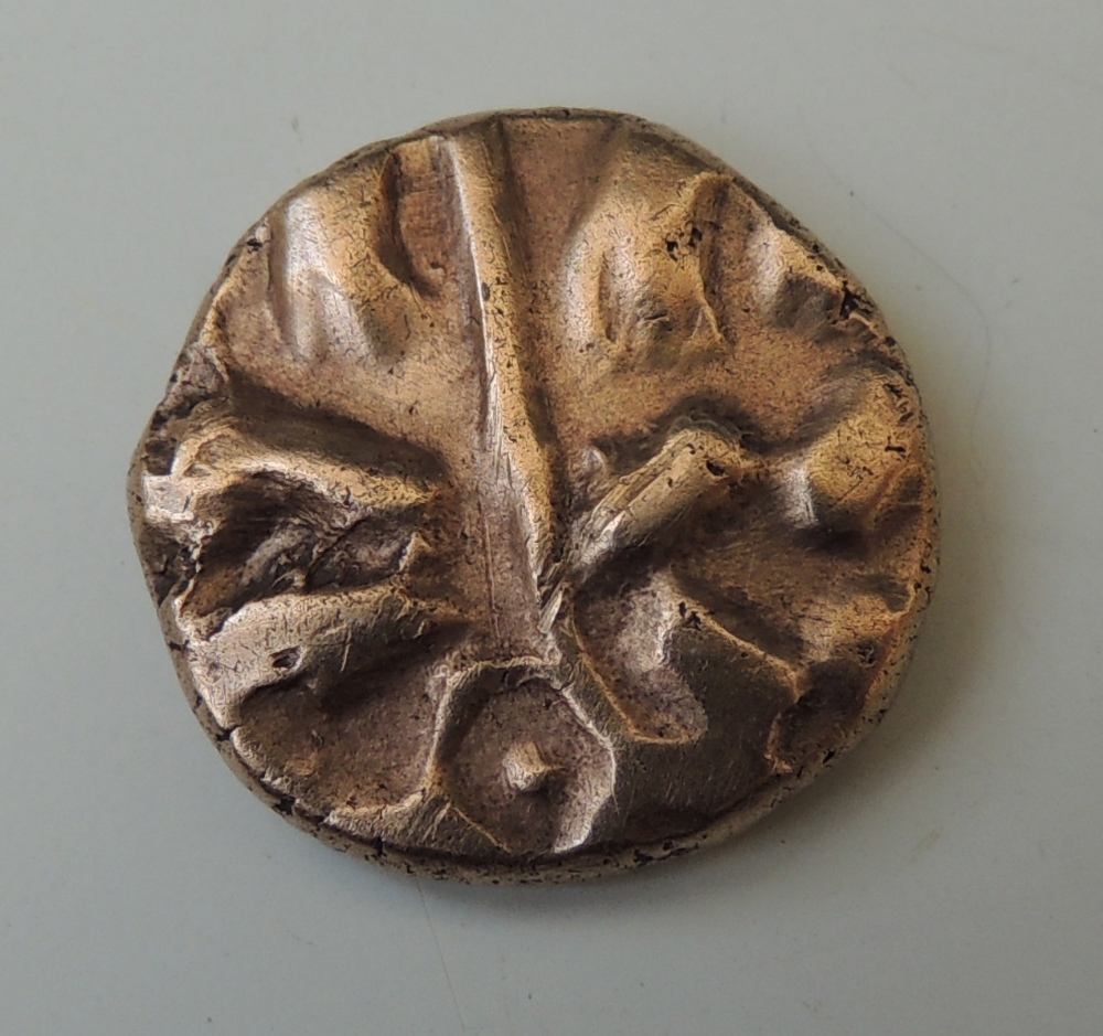 CELTIC 'CORIELTAUVI' SOUTH FERRIBY TYPE CIRCA 45-10 BC GOLD STATER, obv disjointed head of Apollo, - Image 3 of 4